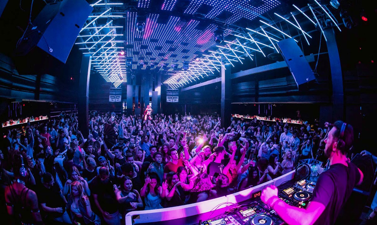 Celebrities Nightclub — photo 5